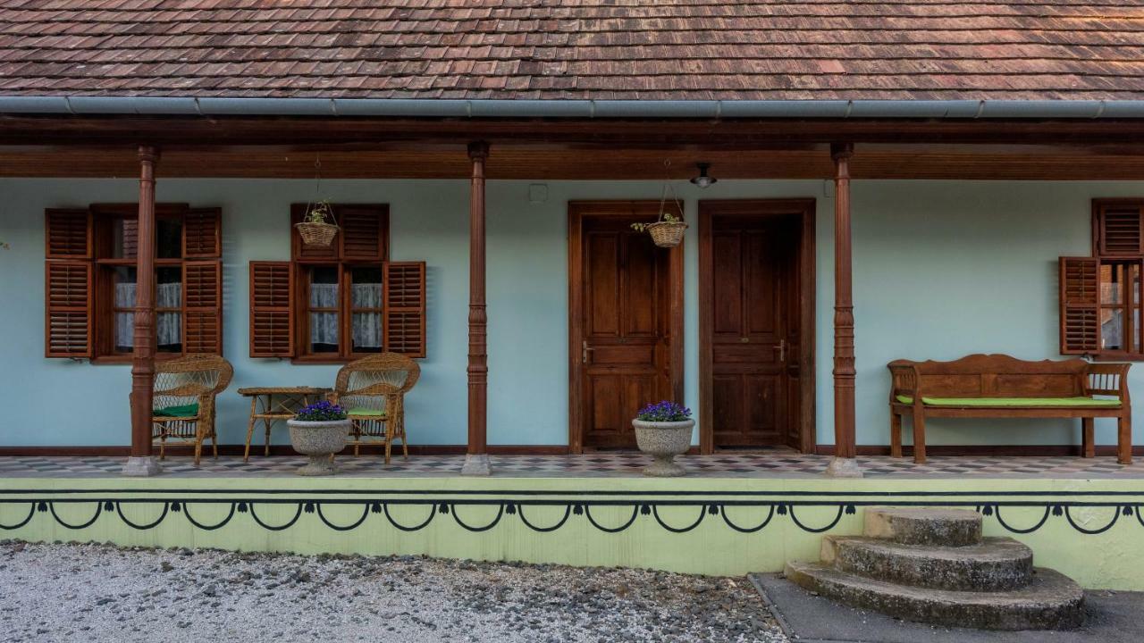 Noresa Etterem Es Panzio Szálka Exterior photo
